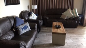 Interior - Ishumi Unit 10 (Margate)