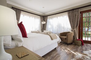 The Garden | Frette Italian sheets, premium bedding, down duvets, in-room safe - The Browns' Luxury Guest Suites (Dullstroom)