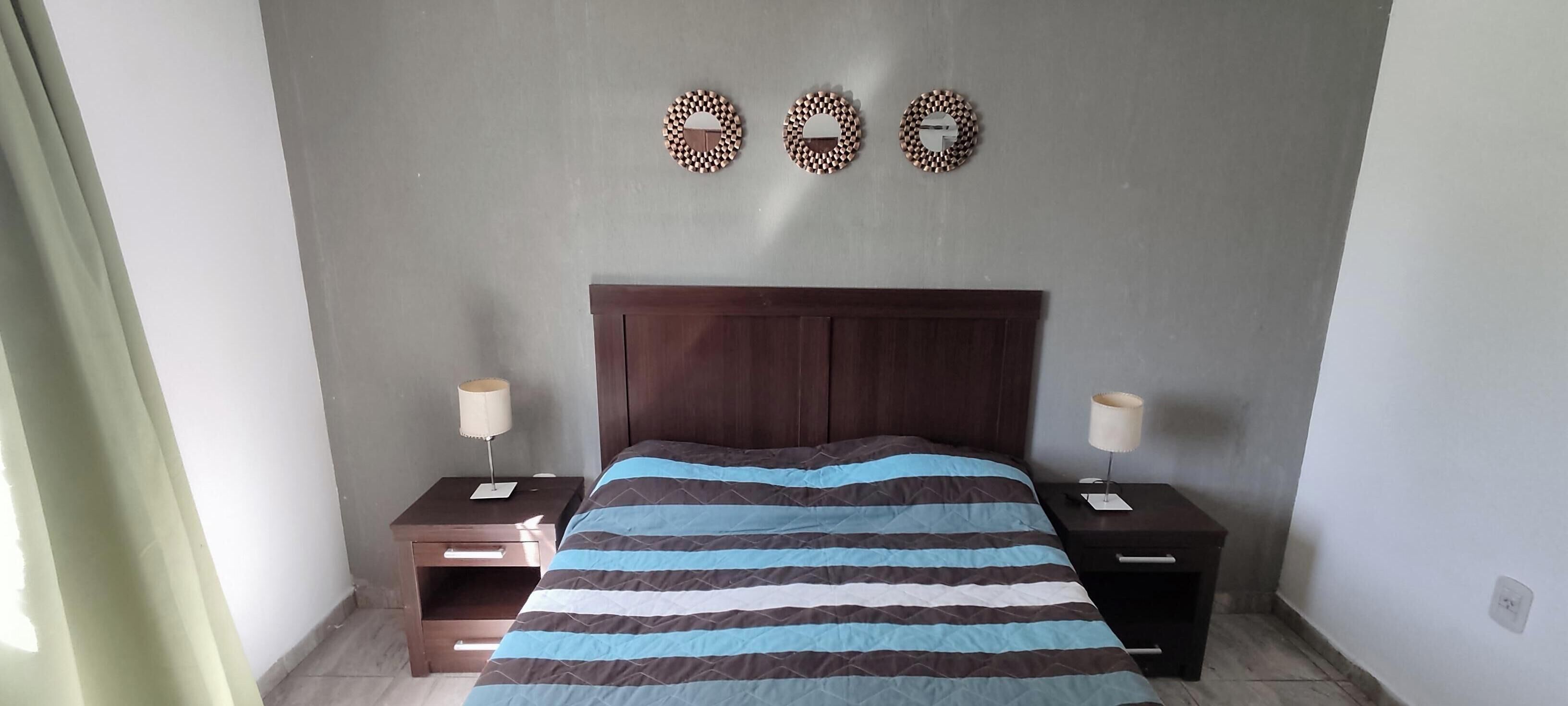 Casa, 2 dormitoris | 1 dormitori, escriptori, wifi gratuïta i roba de llit 