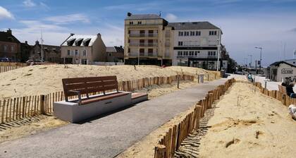 Fisherman's cottage facing the sea, sleeps 4 to 5, restaurants and activities 50m away