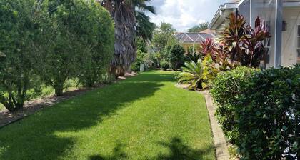 Walk to Lake Sumter Landing! Golf cart included!