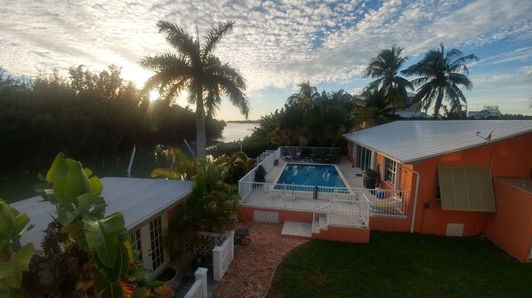 Piscine extérieure, piscine chauffée