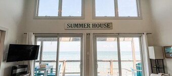 Modern Beachfront Cottage with Endless Bay Views