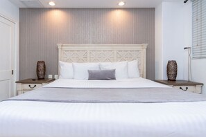 1 bedroom, desk, iron/ironing board, free WiFi - Newly Remodeled -- Flawless King Bed Suite with Luxurious Patio - Outdoor TV! (Puerto Penasco)
