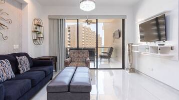 Smart TV, DVD player, stereo