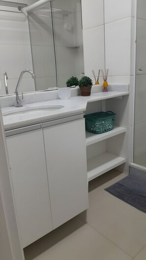 Apartamento | Baño | Ducha y cabezal de ducha tipo lluvia