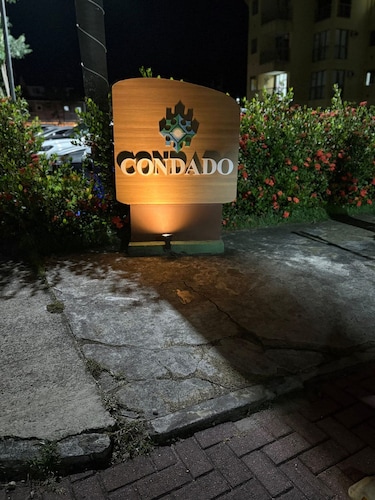 Reserva do Sahy, Condado