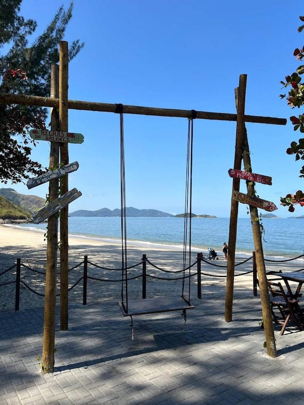 เบสิกอพาร์ทเมนท์ | ชายหาด | ใกล้ชายหาด, บาร์ริมหาด