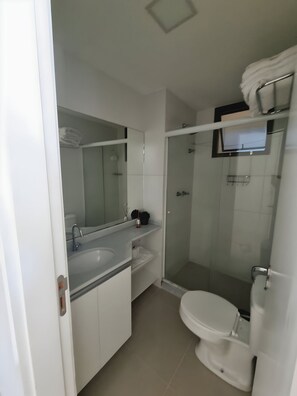 Departamento | Baño | Regadera, regadera tipo lluvia, amenidades de baño gratuitas 