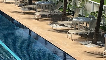 Apartamento | Piscina | 3 piscinas externas, guarda-sóis, espreguiçadeiras