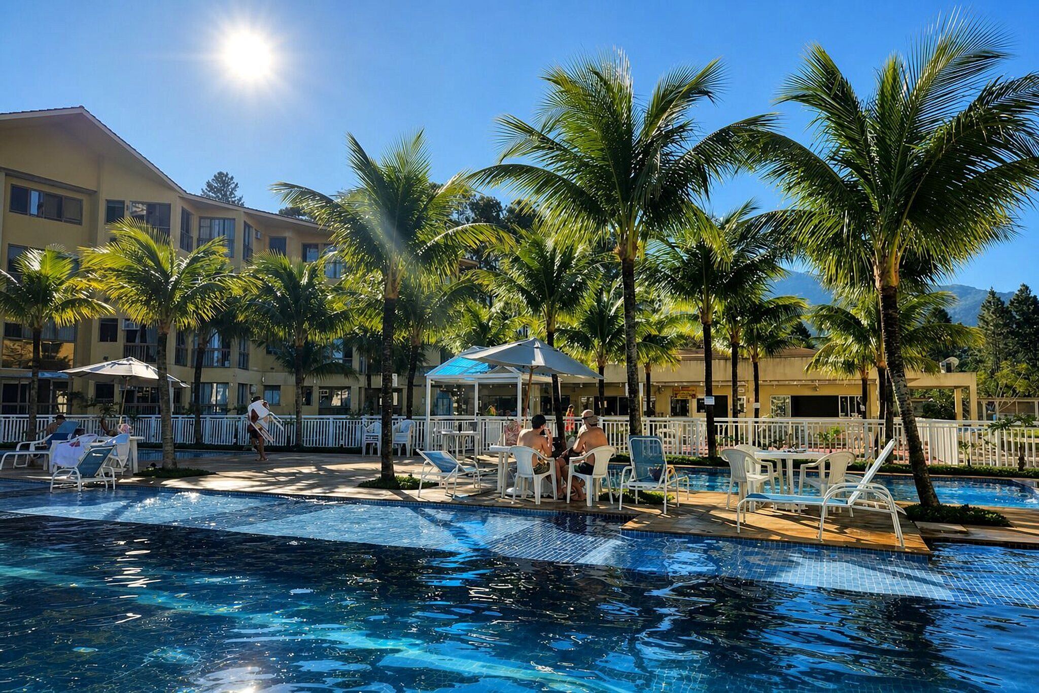 Apartamento básico | Piscina | 3 piscinas externas, guarda-sóis, espreguiçadeiras