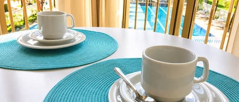 Basic Apartment | Dining