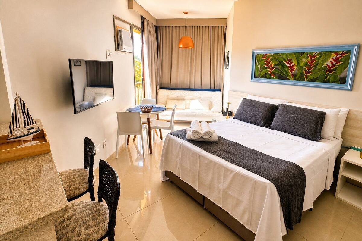 Apartamento básico | Ropa de cama de alta calidad, escritorio, cortinas opacas