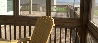 Relax in our 3-bedroom retreat in Crystal Beach