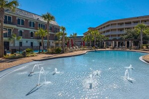 A heated pool - Overlooking 30A!  Great Location! Easy Beach & Pool Access! (Seacrest Beach)