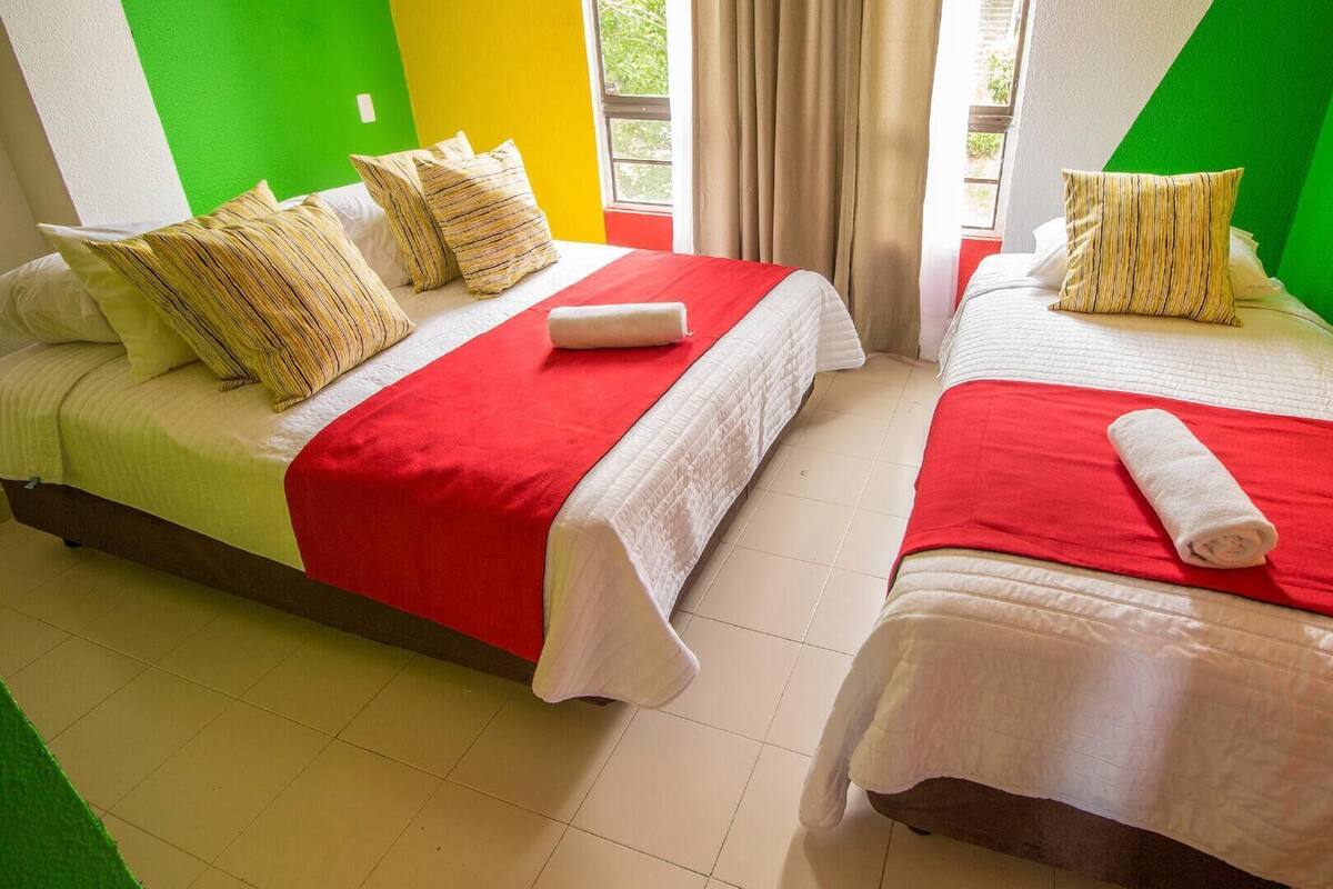 Minibar, in-room safe, bed sheets