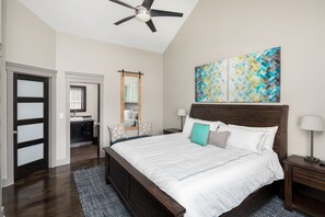 3 habitaciones, escritorio, tabla de planchar con plancha y wifi gratis 