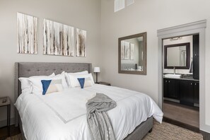 3 Schlafzimmer, Schreibtisch, Bügeleisen/Bügelbrett, kostenloses WLAN