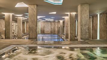 Salas de tratamiento para parejas, un sauna, baño turco