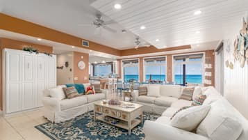 Smart TV, chimenea, videojuegos y Netflix