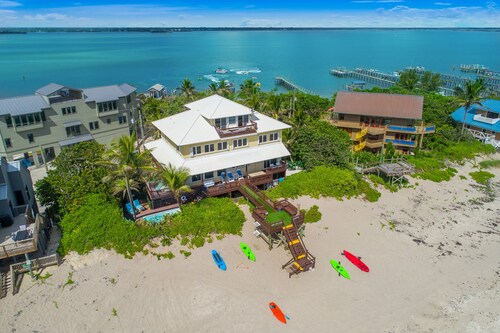 Xanadu:  ON.THE.BEACH! Heated pools, Ocean2River, Elevator, Dock,Spa: It's HUGE!