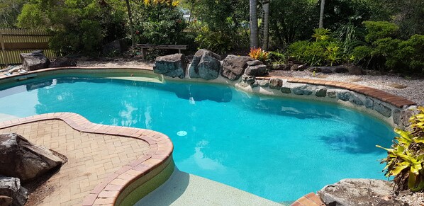 Kolam renang terbuka 