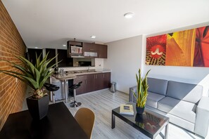 Ropa de cama de alta calidad y minibar 