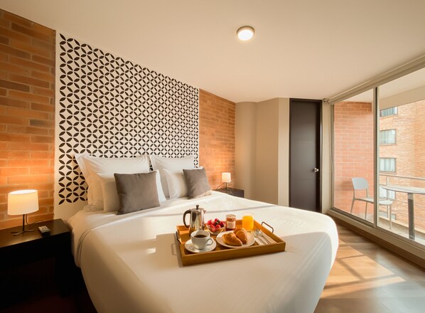 Superior Studio Suite, 1 Bedroom, Kitchen | Premium bedding, minibar, in-room safe, individually decorated - Hemma Bogotá Chapinero Premium Suites Hotel (Bogotá)