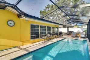 A heated pool - 4 Mi to Dog Beach: Largo Home w/ Pool & Hot Tub! (Largo)