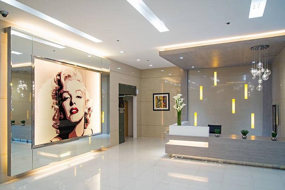 M Place at Abs by Noemi