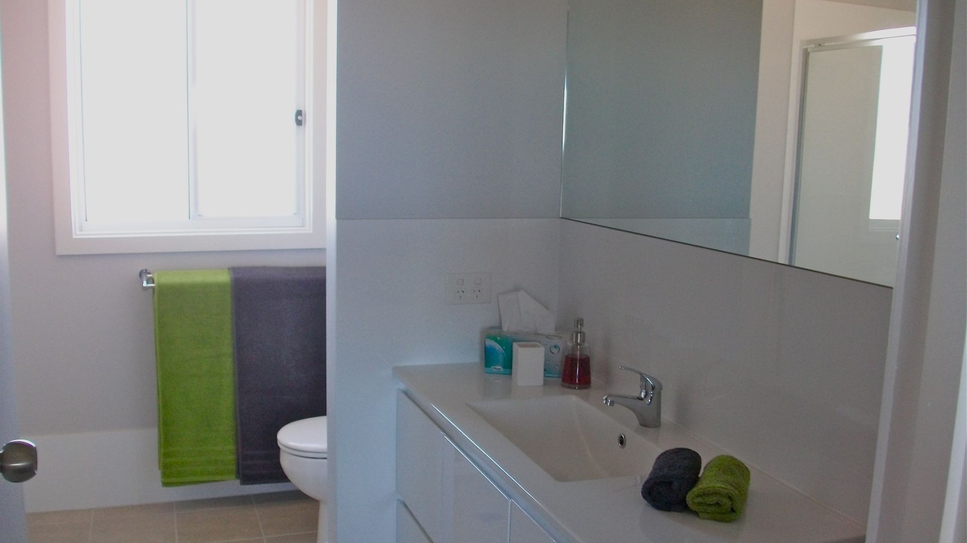 St Ives at Pt Hughes - A contemporary take on the \"Beach House\" for up to x10. — image 8