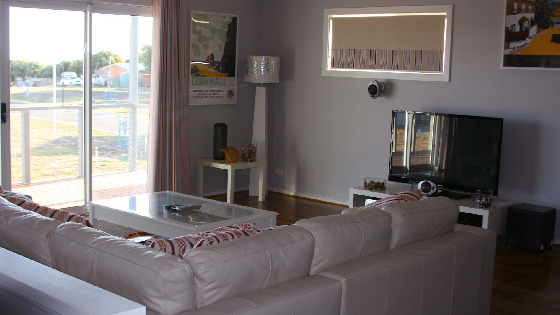 St Ives at Pt Hughes - A contemporary take on the \"Beach House\" for up to x10. — image 6