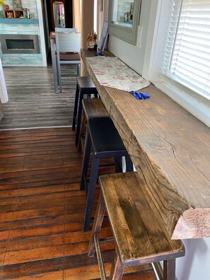Dining - One of a kind! Eclectic and Shabby Chic!! (Sequim)
