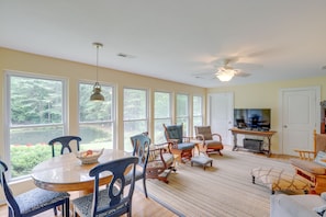 Dining - Weaverville Escape: Epic Mtn Views! (Weaverville)