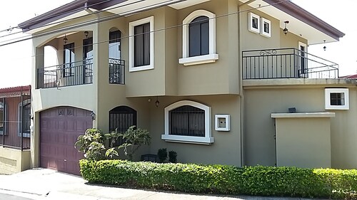 CntralVally View TwnHouse 3bd/2.5bth,Cntral A/C & Hot Water-Wlk to UNA Univrsity