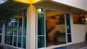 Ảnh chưa phân loại, 5 trong số 56 ảnh, nút