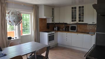 Réfrigérateur, four, plaque de cuisson, lave-vaisselle