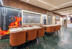 Restaurant - Treebo Westview (Umargam)
