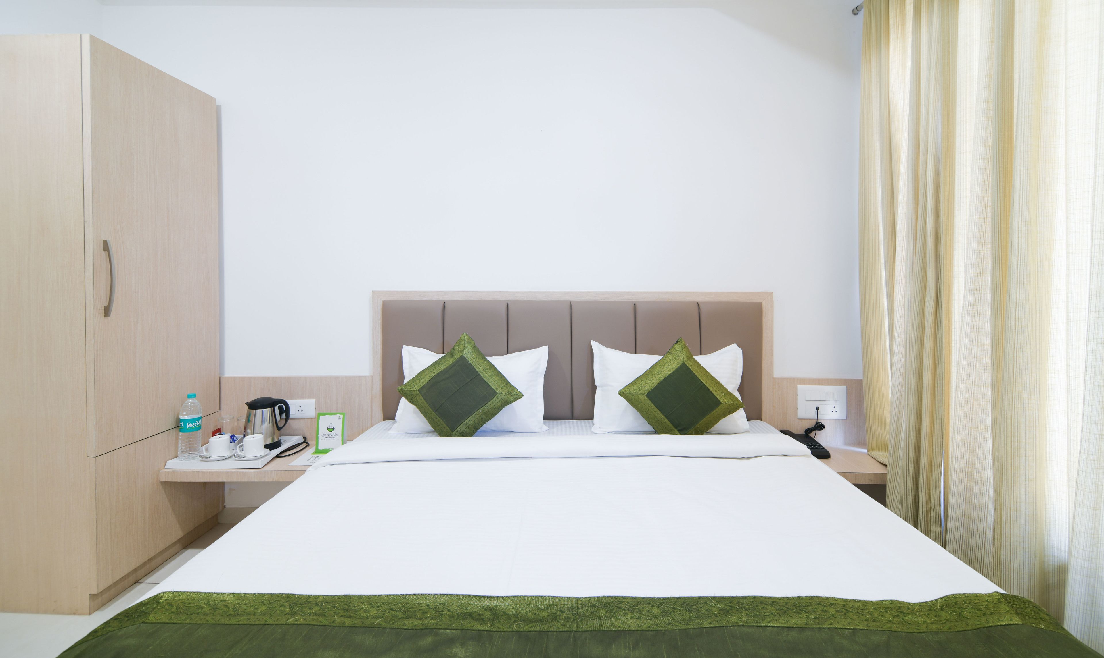 standard room, smoking | iron/ironing board, rollaway beds, free wifi