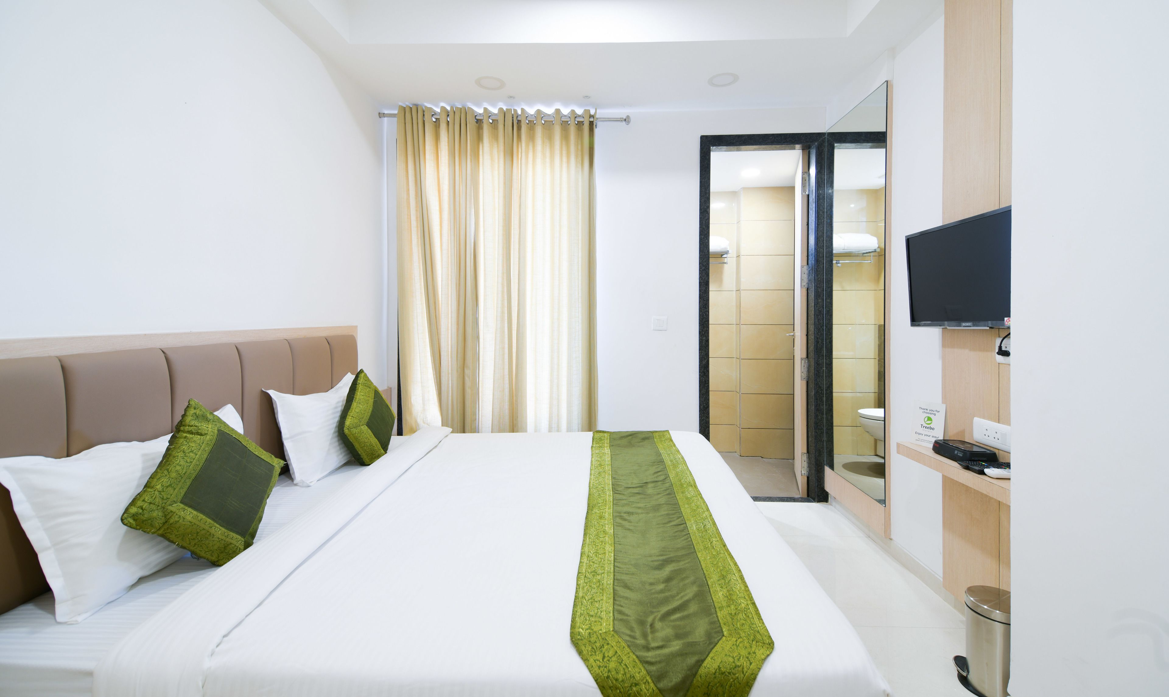 standard room, smoking | iron/ironing board, rollaway beds, free wifi