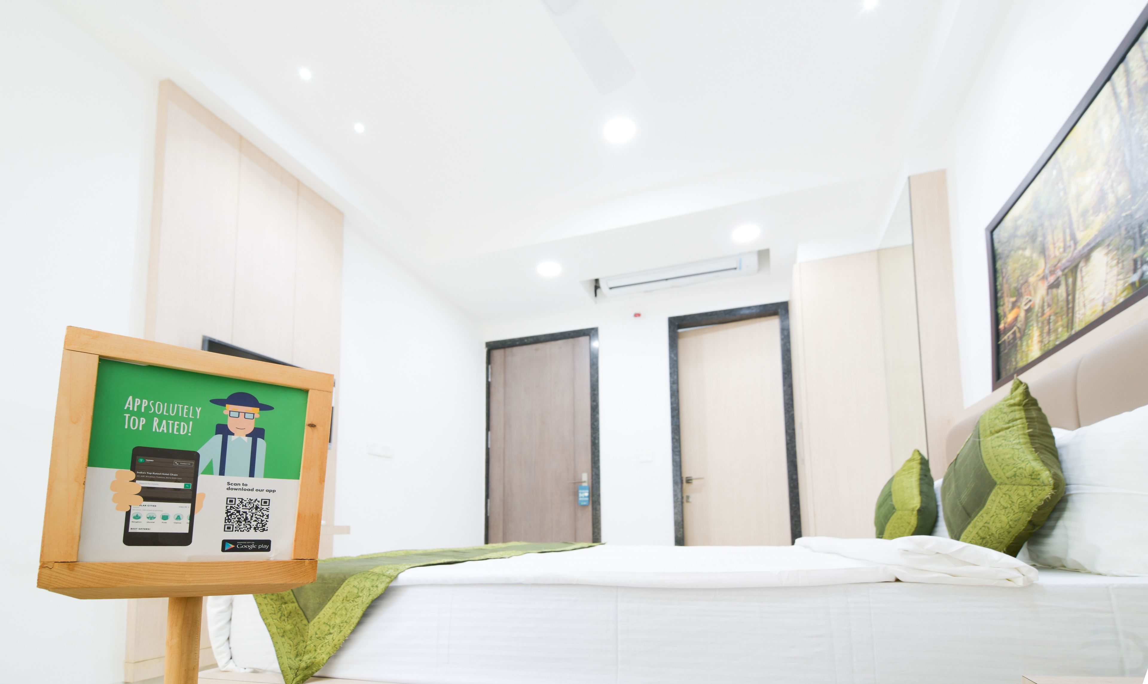 deluxe room, smoking | iron/ironing board, rollaway beds, free wifi