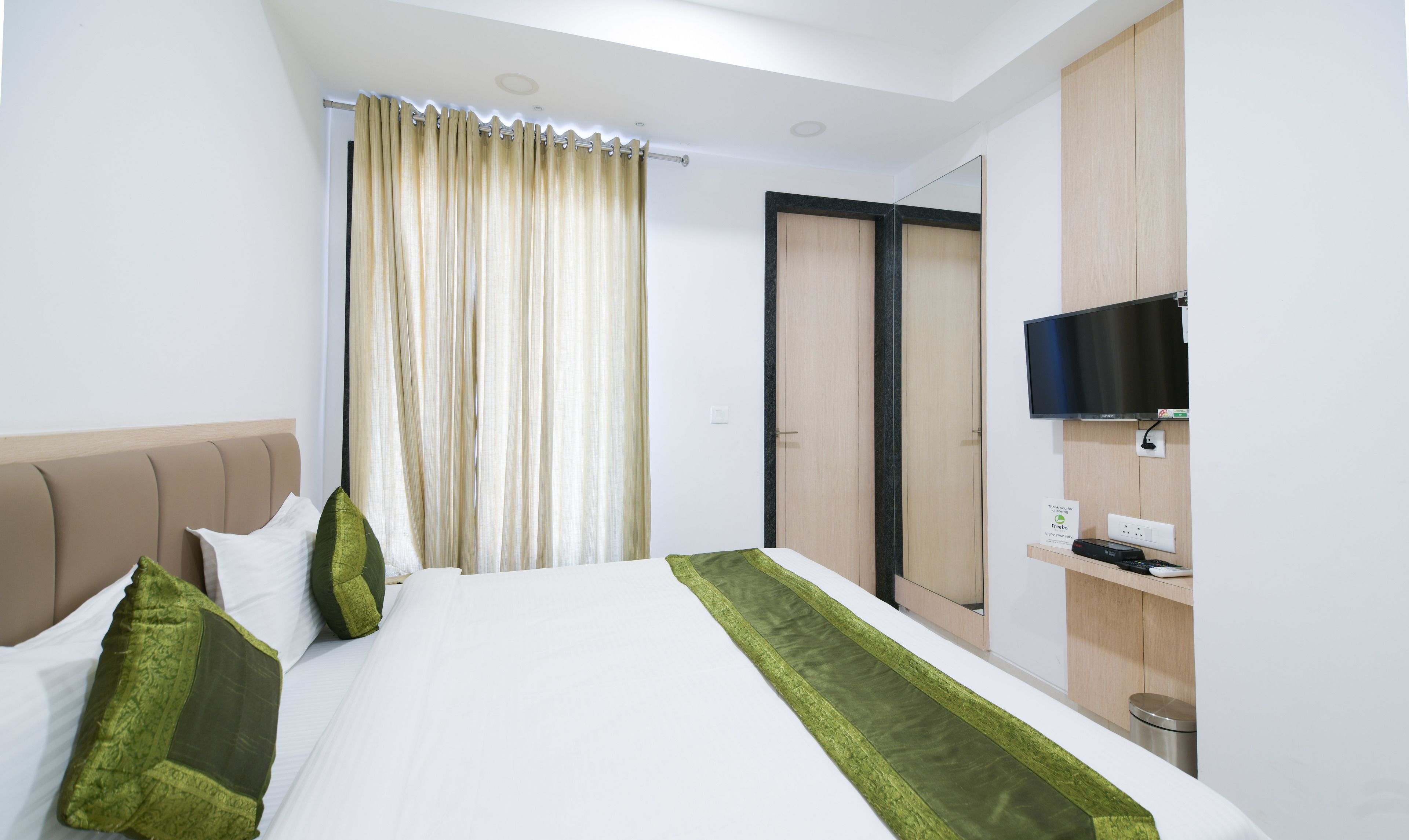 standard room, smoking | iron/ironing board, rollaway beds, free wifi