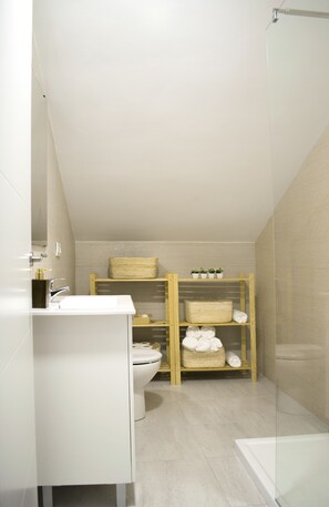 Articles de toilette gratuits, sèche-cheveux