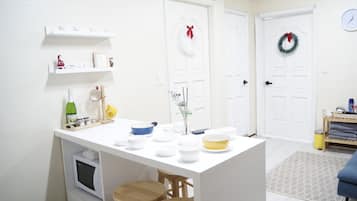 Hongdae Lovely House | In-room dining