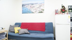 Hongdae Lovely House | Wohnbereich | Flachbildfernseher