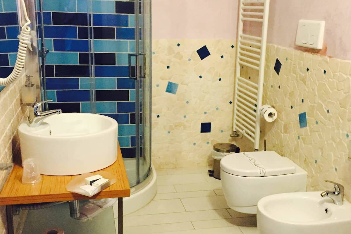 junior suite | minibar, in-room safe, desk, soundproofing