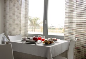 包含每日欧式早餐