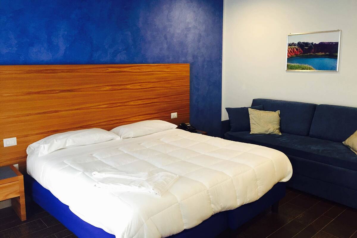 Junior Suite | Minibar, in-room safe, desk, soundproofing