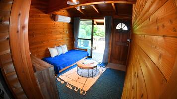 Family Room, Non Smoking | 1 bedroom, desk, free WiFi, bed sheets