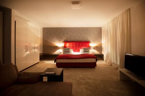 Comfort Apartment, Balcony | 1 bedroom, minibar, in-room safe, desk